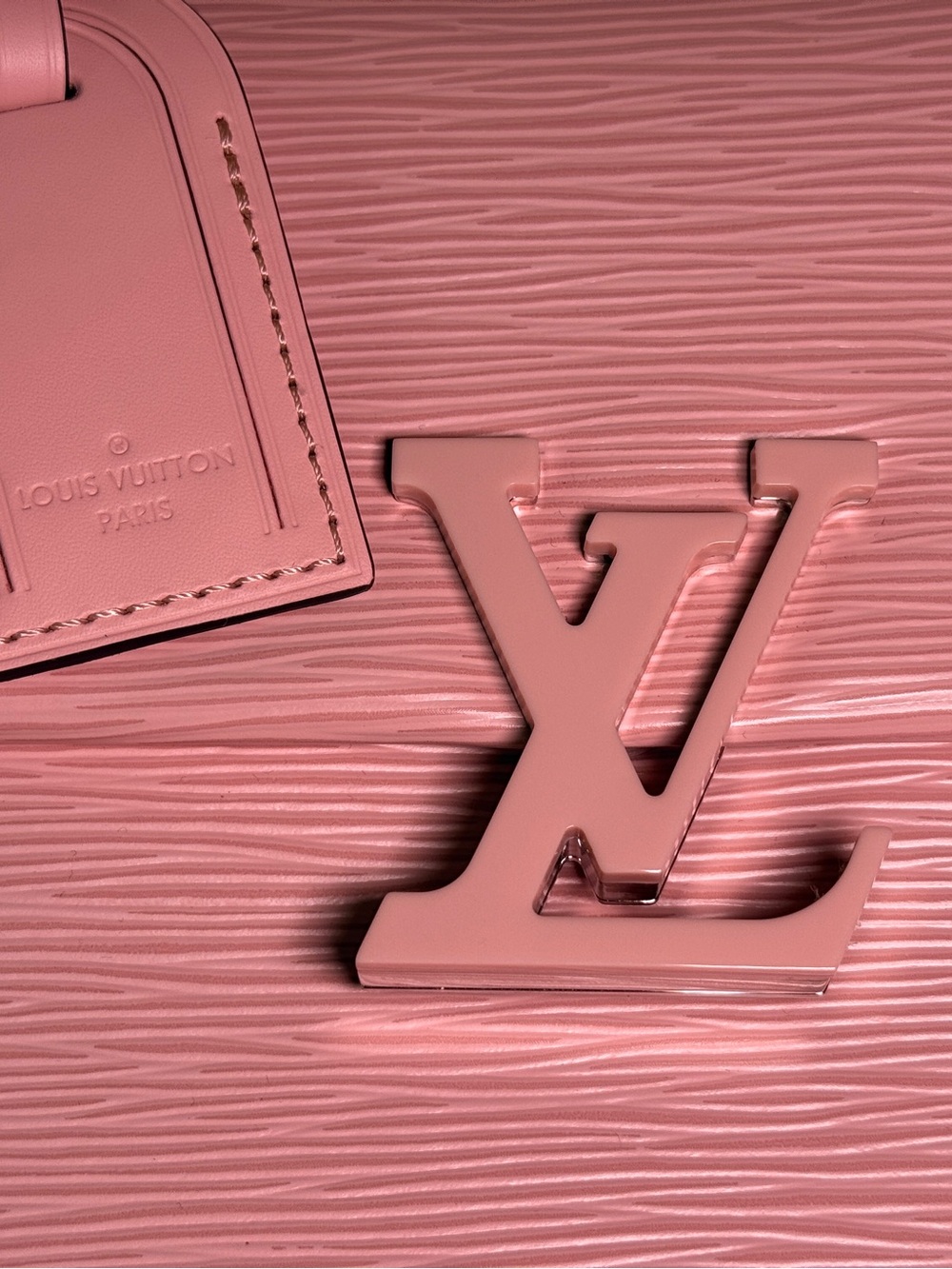 Louis Vuitton Grenelle PM in Rose Ballerine Epi Leather - Picture 12 of 16